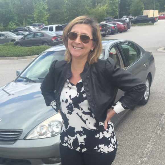 Meet your Posher, Ana - Picture 1 of 1